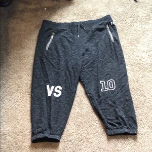 VS Dark gray capris